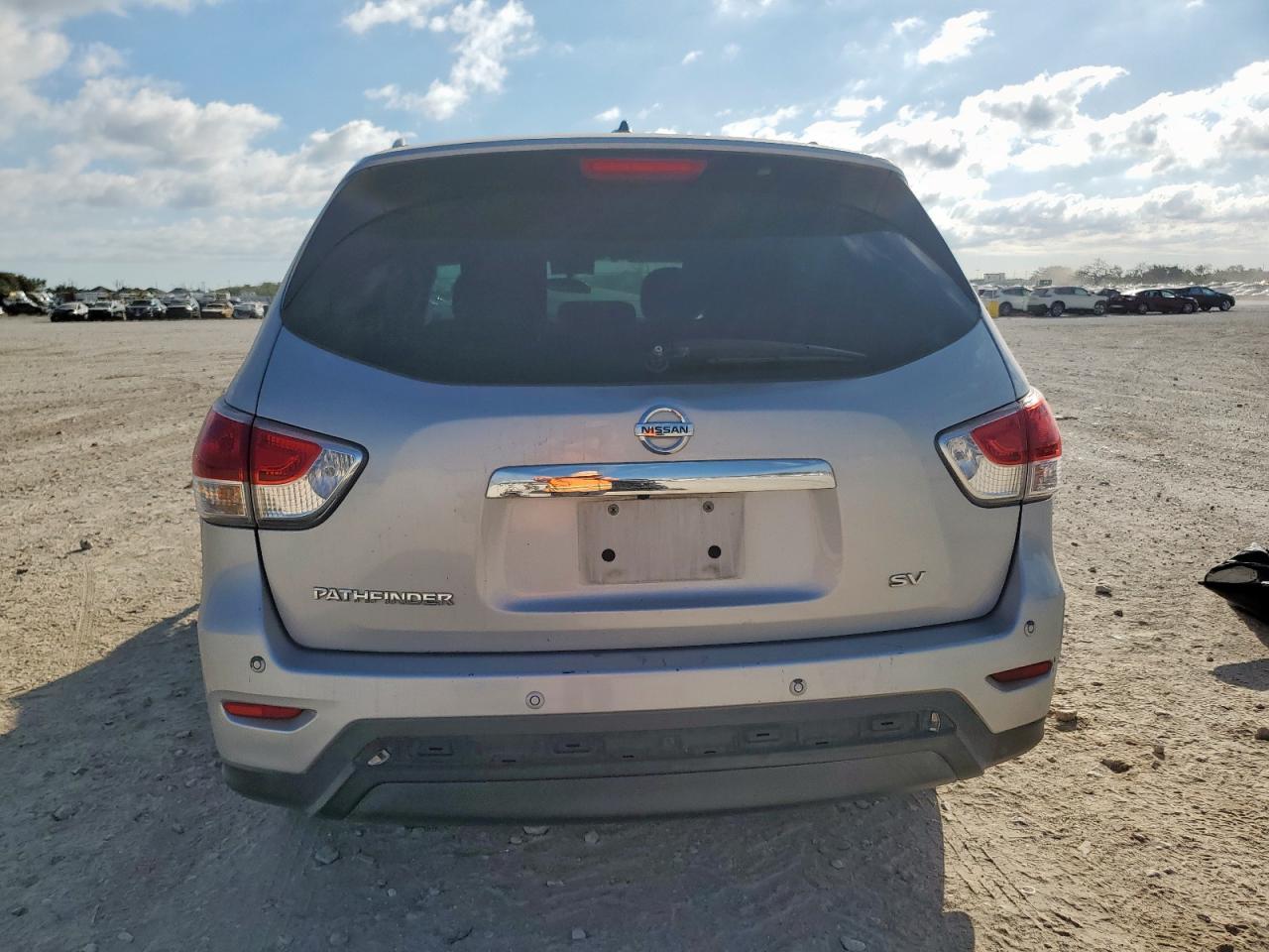 2015 Nissan Pathfinder S - Фото 6