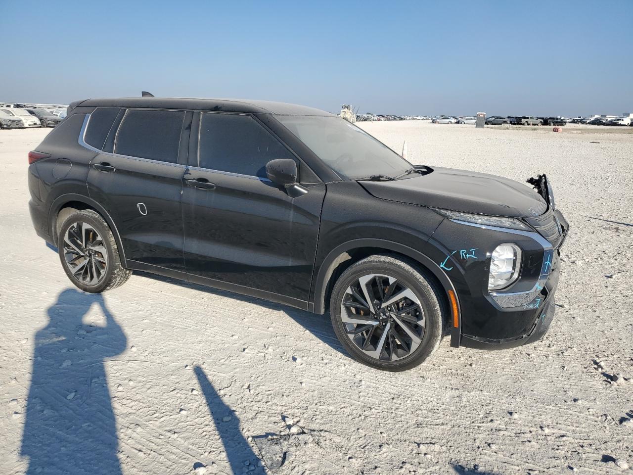 2022 Mitsubishi Outlander Es - Image 4