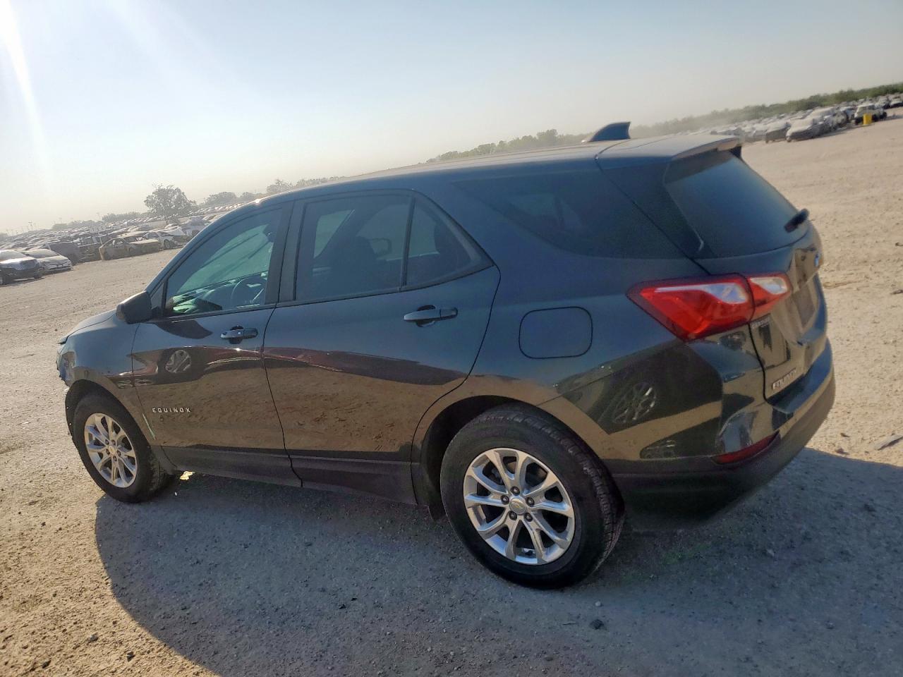 2021 Chevrolet Equinox Ls - Image 2