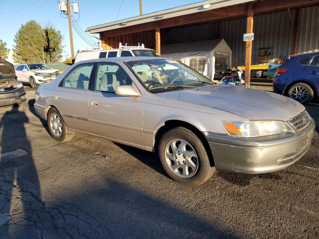 2000 Toyota Camry Ce - Image 4