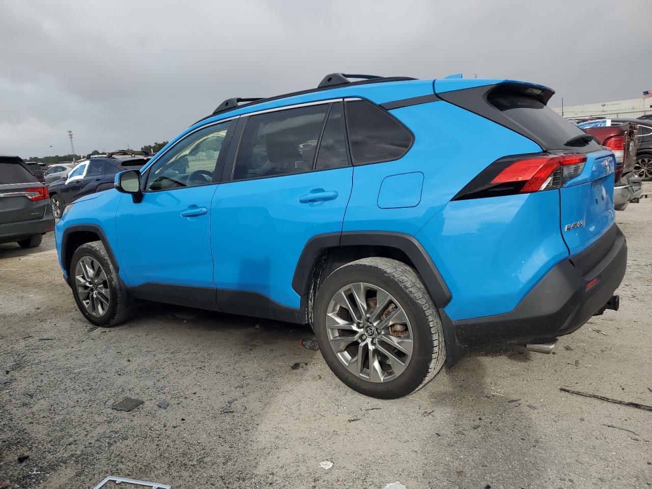 2021 Toyota Rav4 Xle Premium - Фото 2