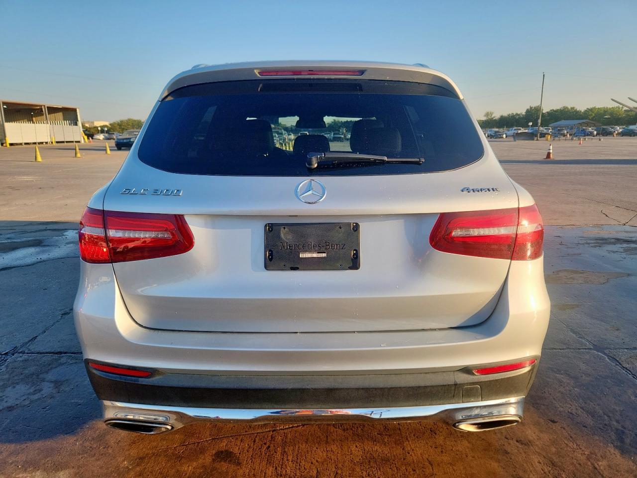 2018 Mercedes-Benz Glc 300 4Matic - Image 6