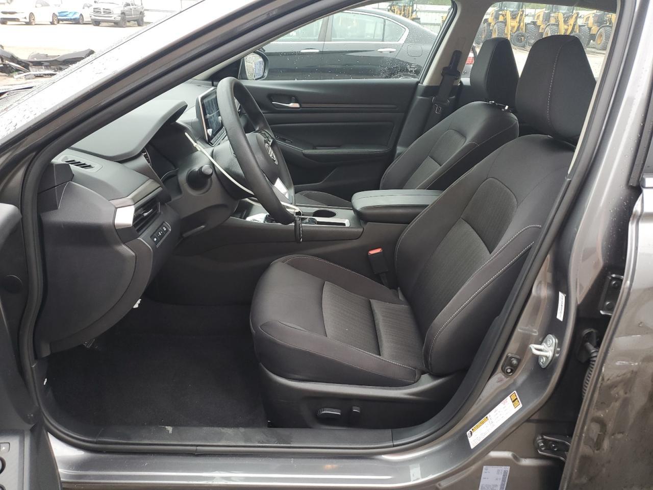 2025 Nissan Altima Sv - Image 7