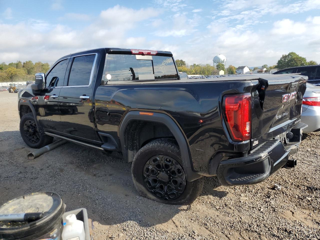 2023 GMC Sierra K2500 Denali - Image 2