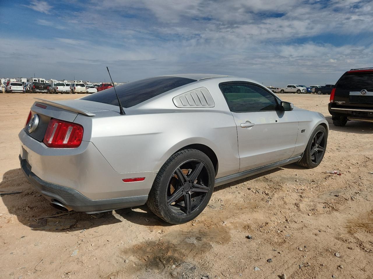 2010 Ford Mustang Gt - Фото 3