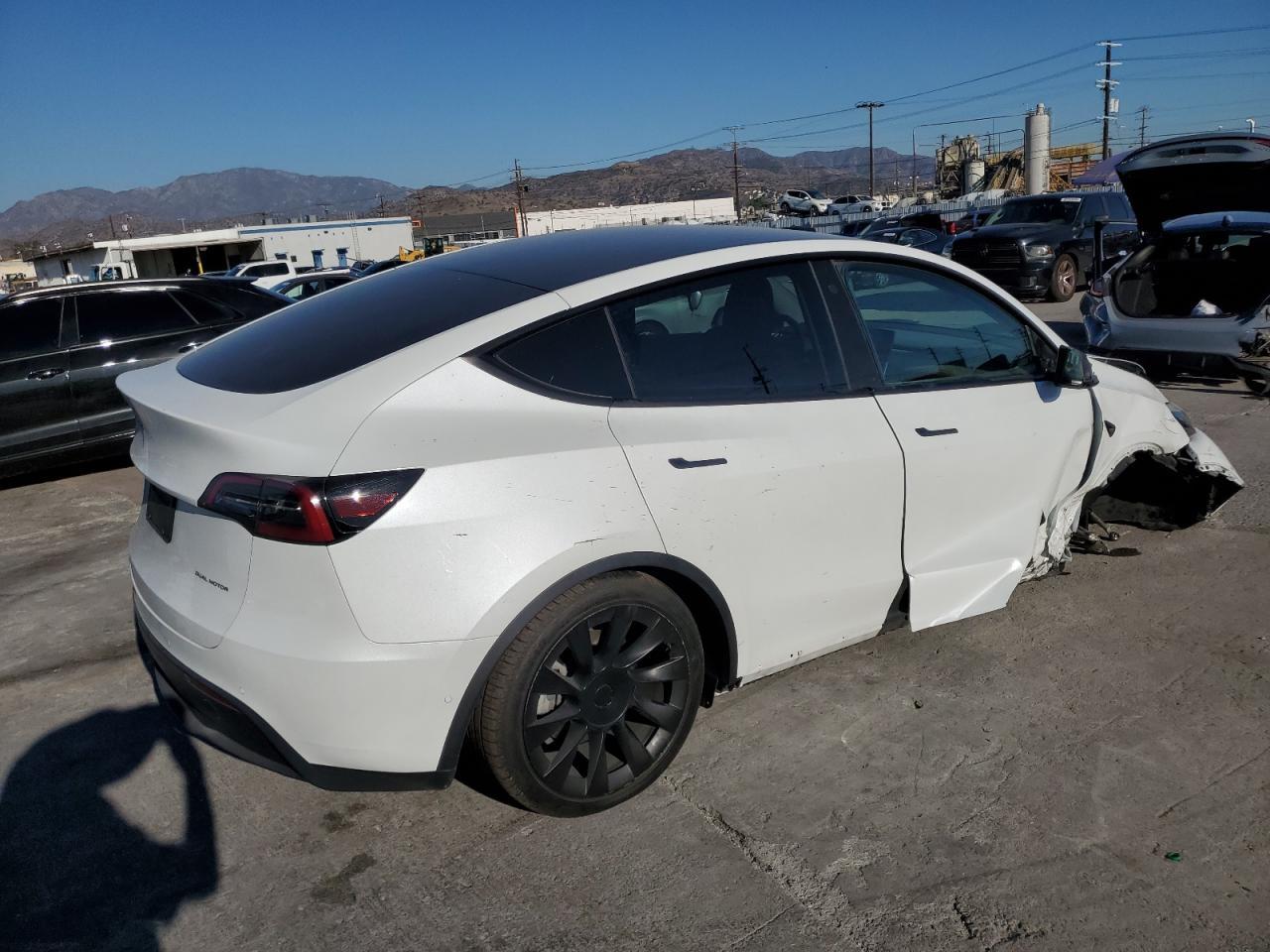 2022 Tesla Model Y - Фото 3
