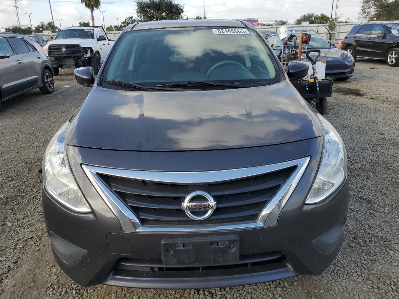 2015 Nissan Versa S - Фото 5