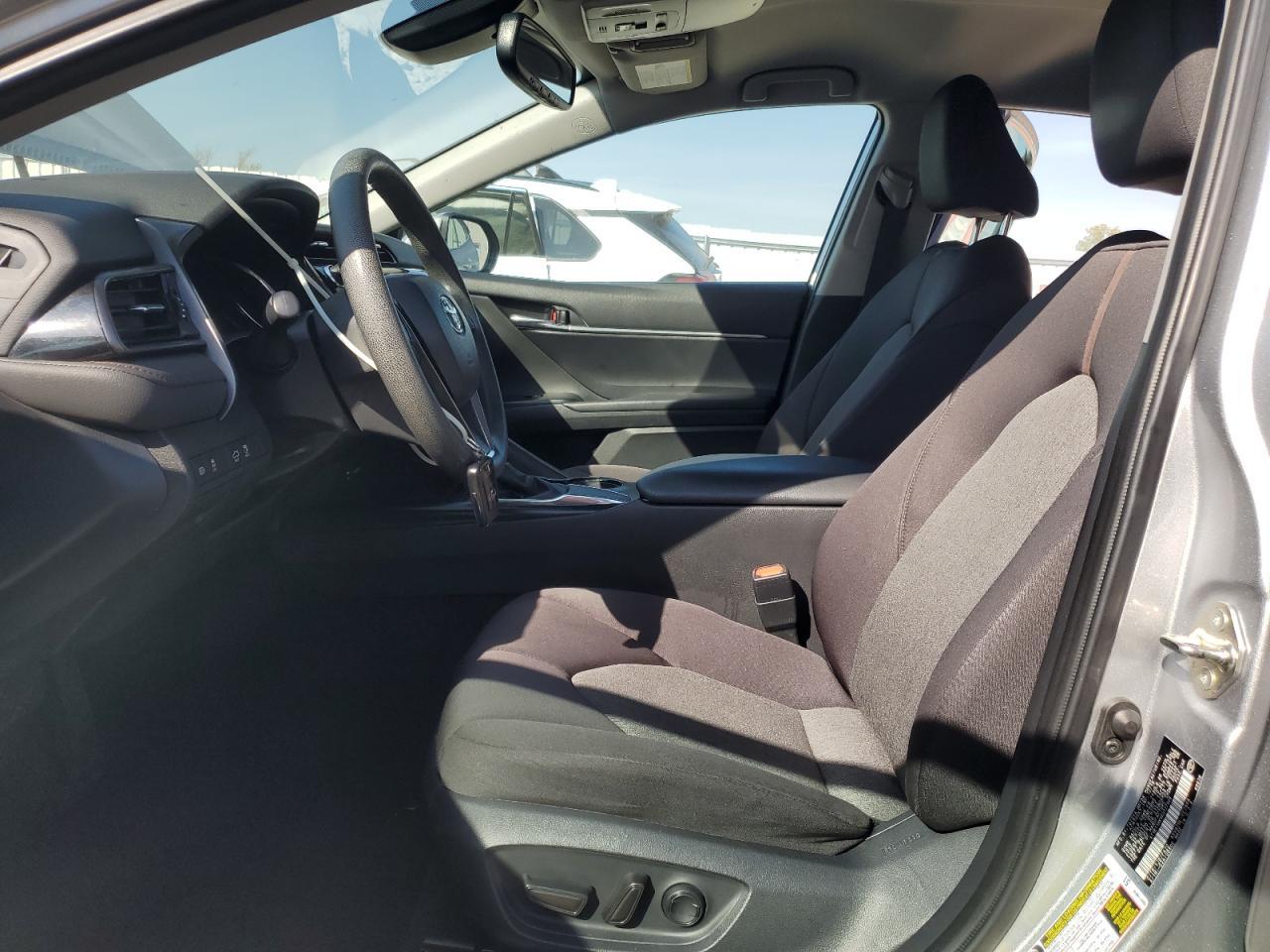 2019 Toyota Camry L - Фото 7