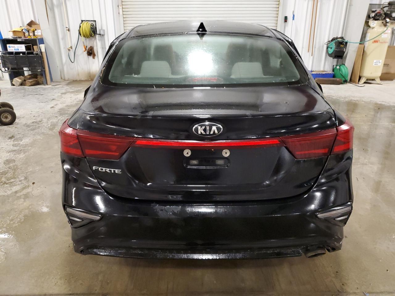 2020 Kia Forte Lxs - Image 6
