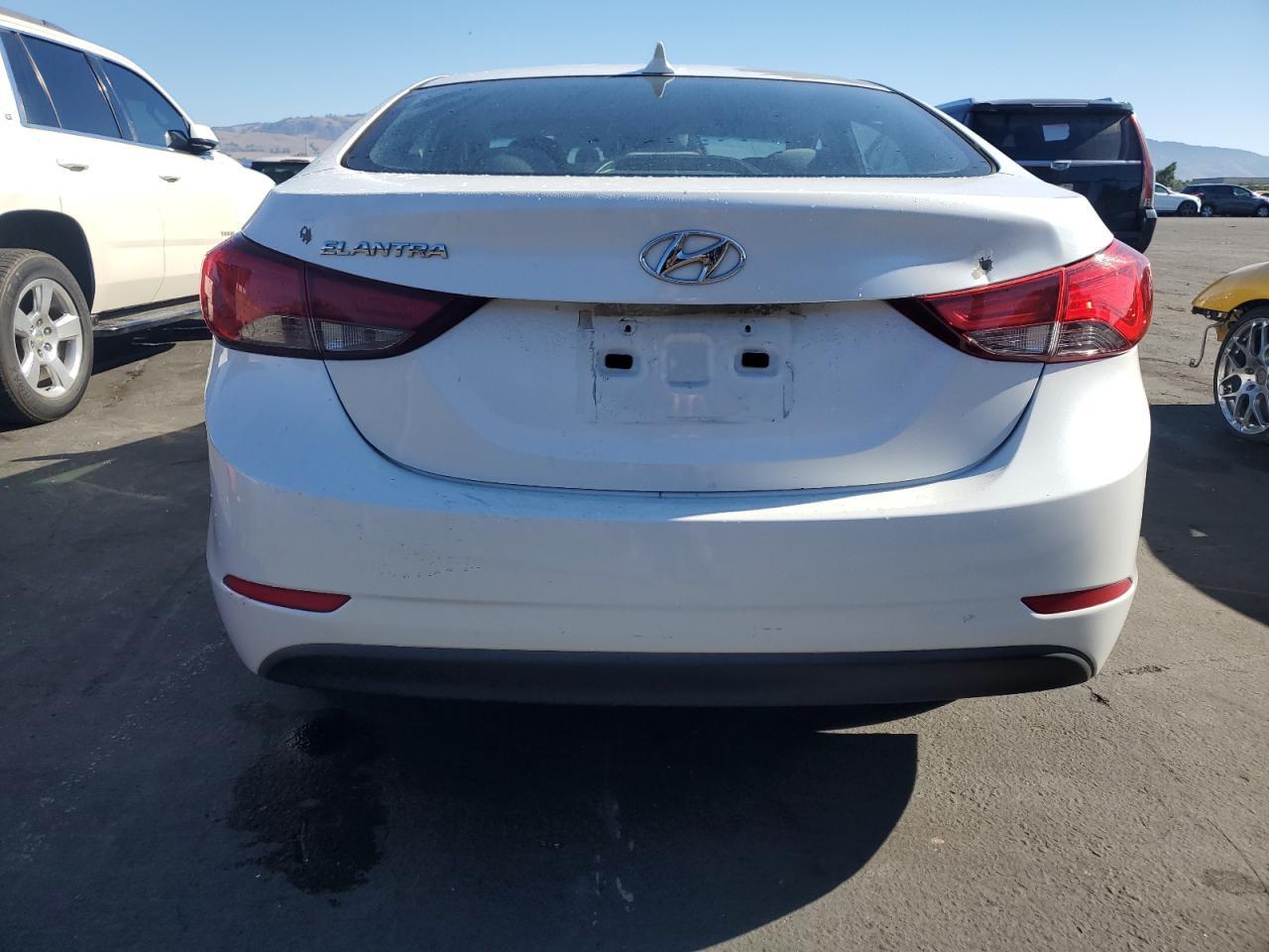 2015 Hyundai Elantra Se - Фото 6