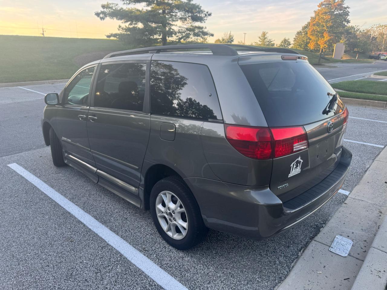 2005 Toyota Sienna Xle - Фото 3