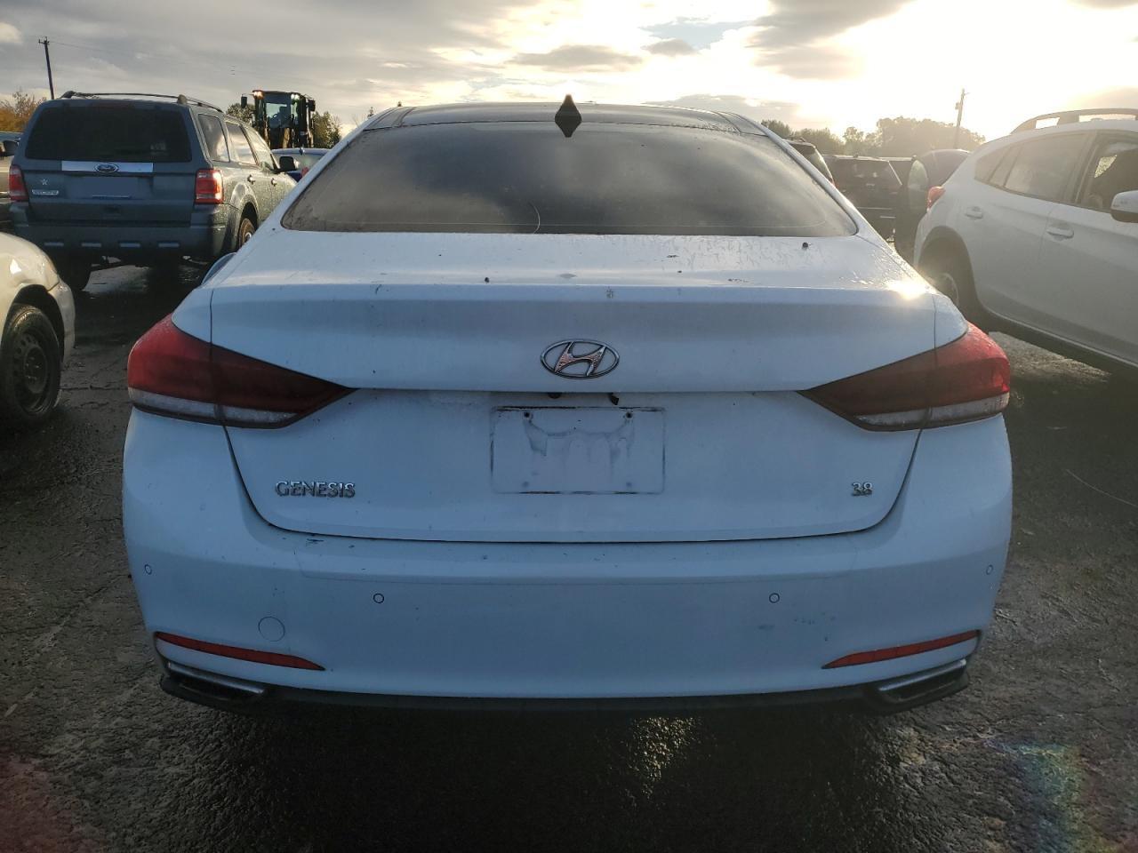 2015 Hyundai Genesis 3.8L - Image 6