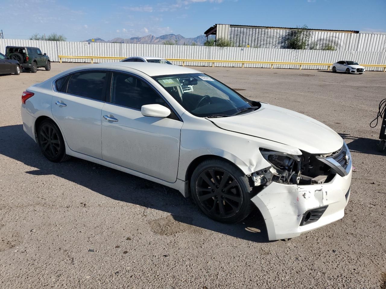 2016 Nissan Altima 2.5 - Image 4