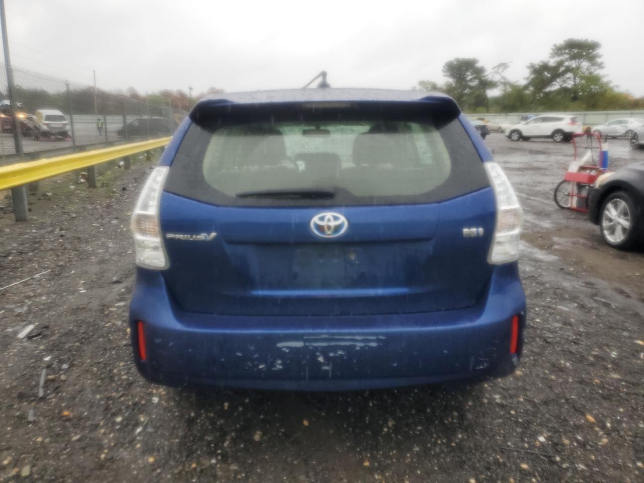 2012 Toyota Prius V - Фото 6