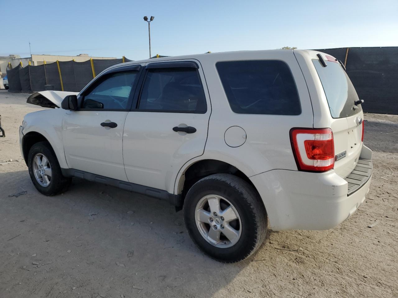 2012 Ford Escape Xls - Фото 2