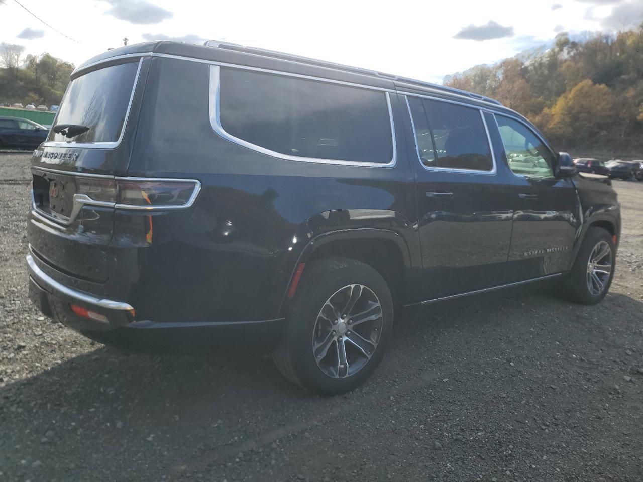 2023 Jeep Grand Wagoneer L Series I - Фото 3