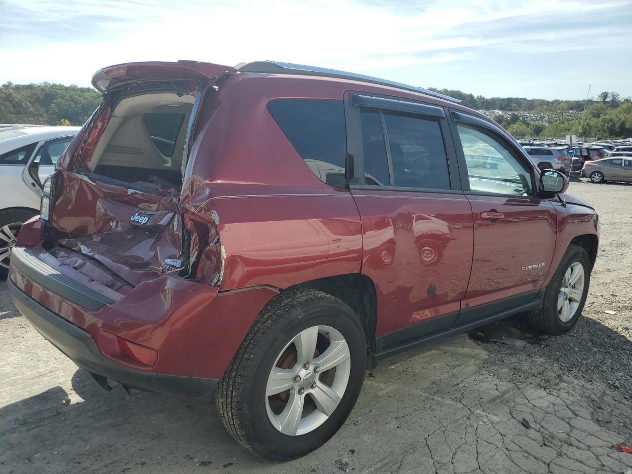 2014 Jeep Compass Latitude - Image 3