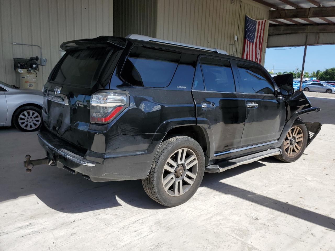 2016 Toyota 4Runner Sr5/Sr5 Premium - Image 3