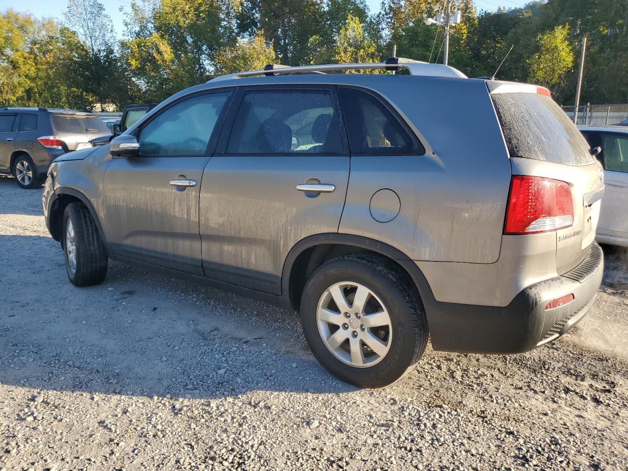 2012 Kia Sorento Base - Image 2