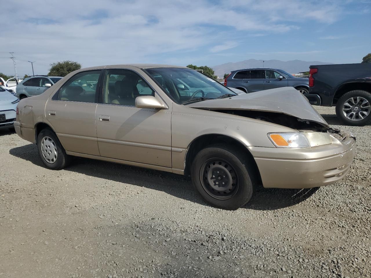 1999 Toyota Camry Le - Фото 4