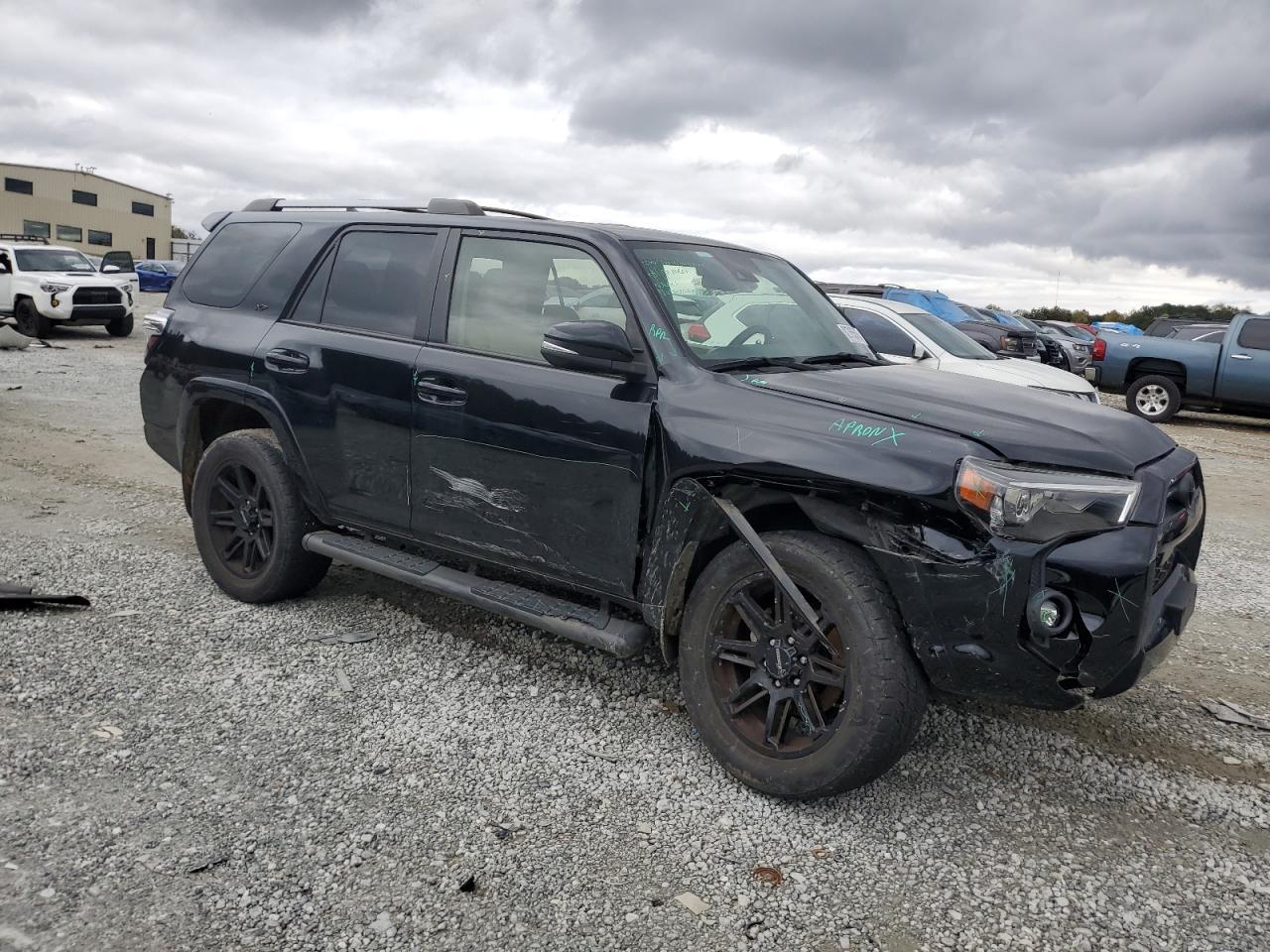 2021 Toyota 4Runner Sr5/Sr5 Premium - Image 4
