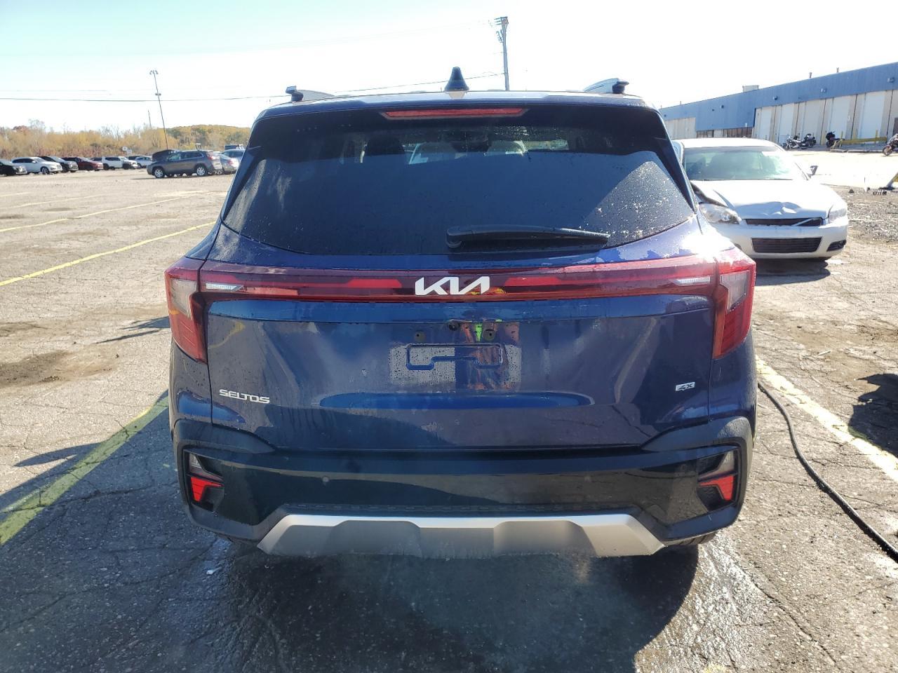 2025 Kia Seltos Ex - Image 6