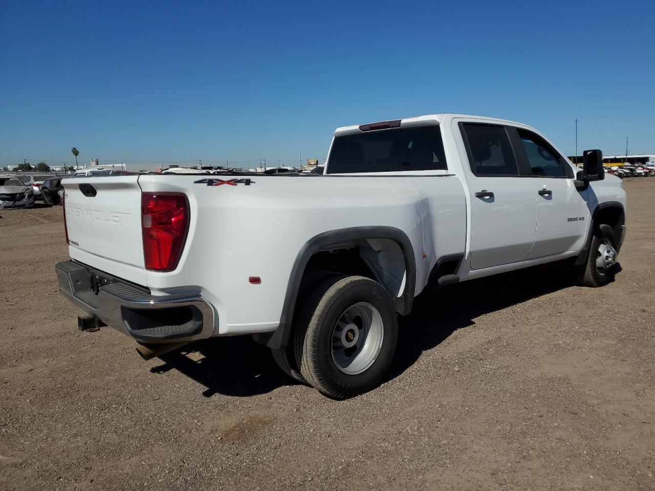 2020 Chevrolet Silverado K3500 - Фото 3