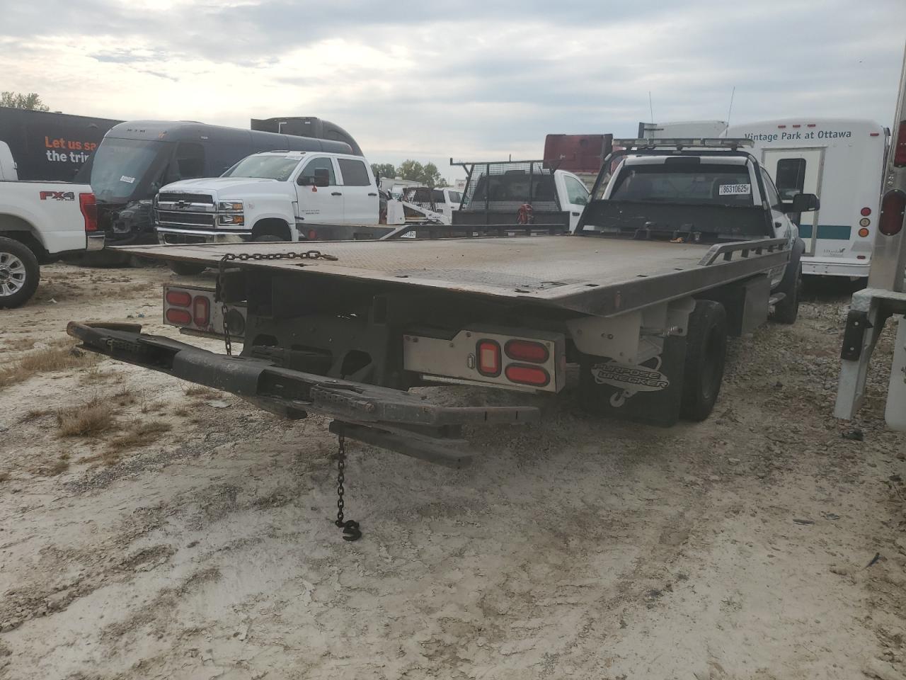 2017 Ram 5500 - Image 3