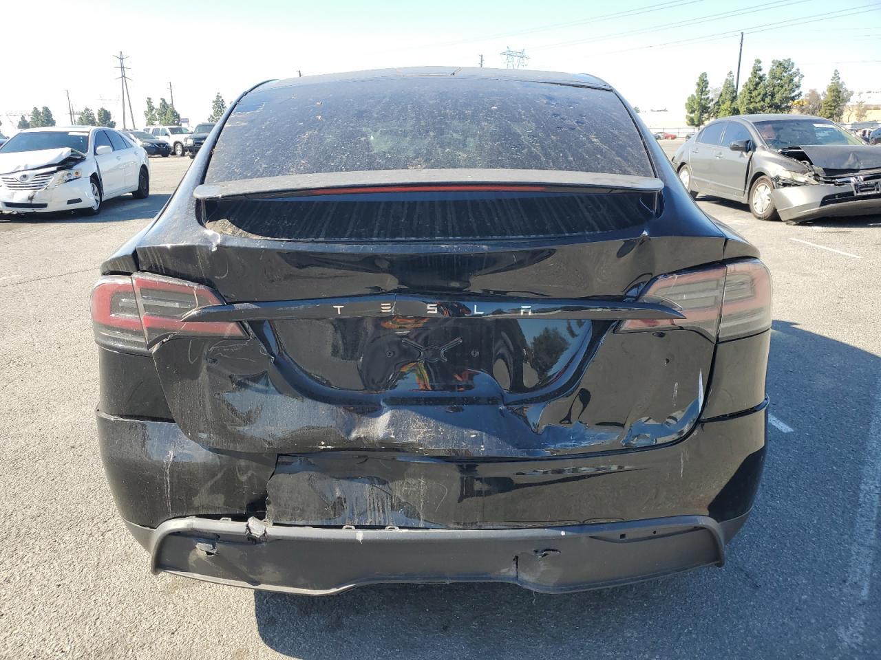 2024 Tesla Model X - Фото 6