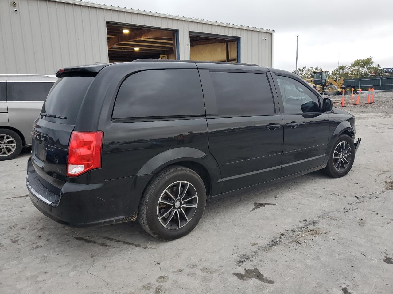 2016 Dodge Grand Caravan R/T - Фото 3