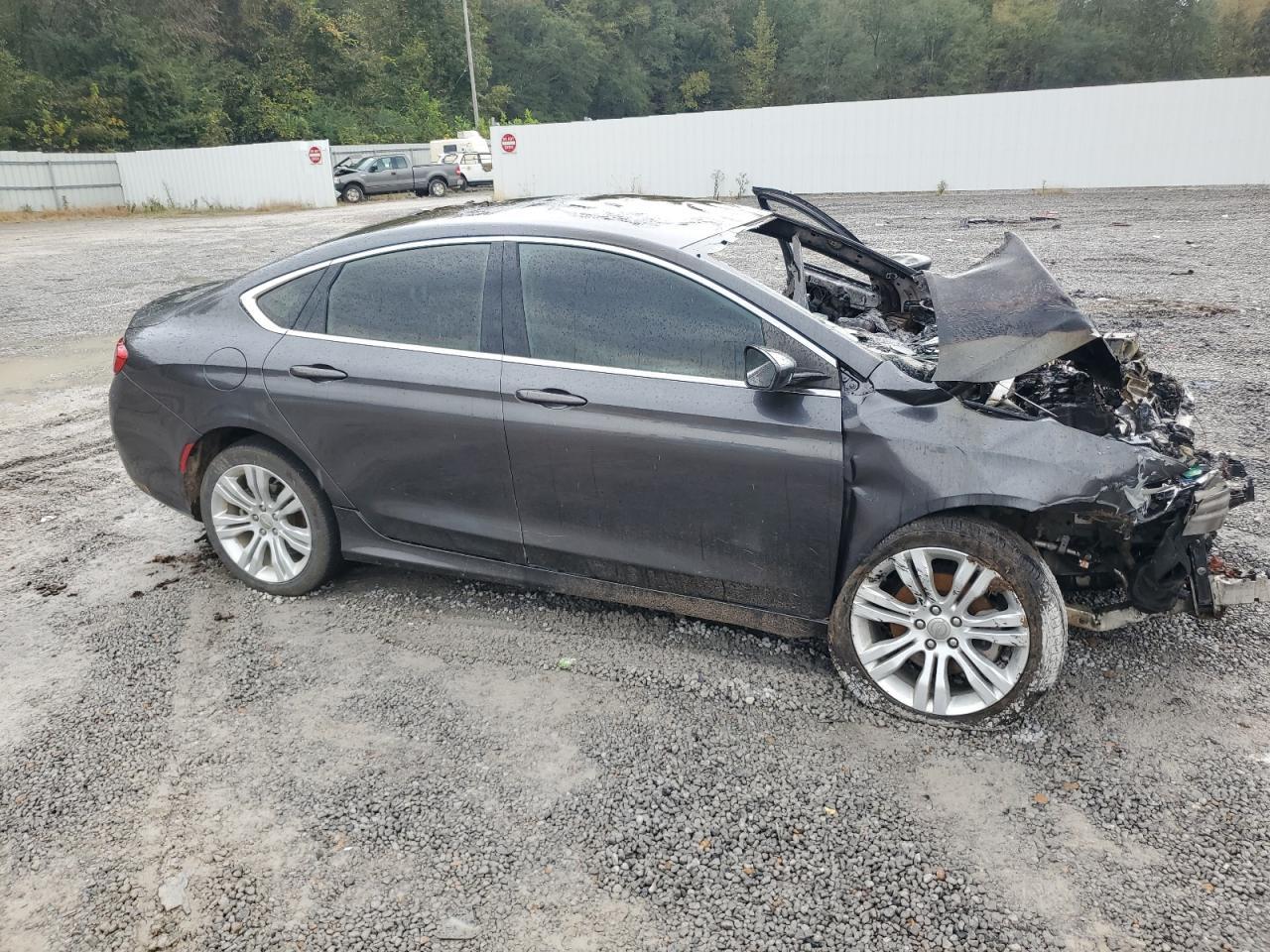 2015 Chrysler 200 Limited - Image 4