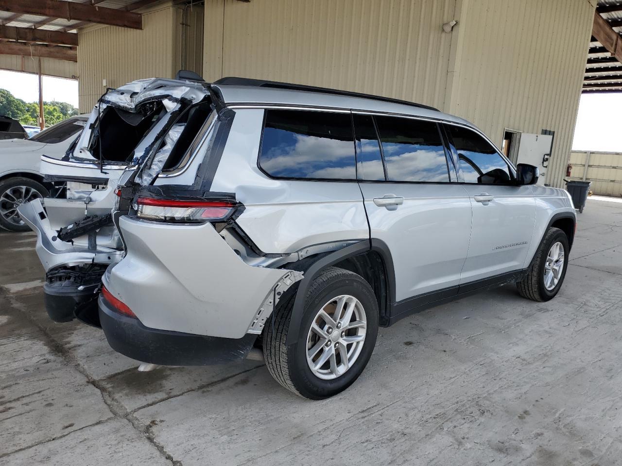2024 Jeep Grand Cherokee L Laredo - Image 3