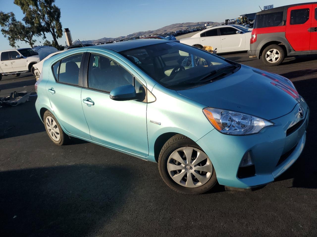 2013 Toyota Prius - Фото 4