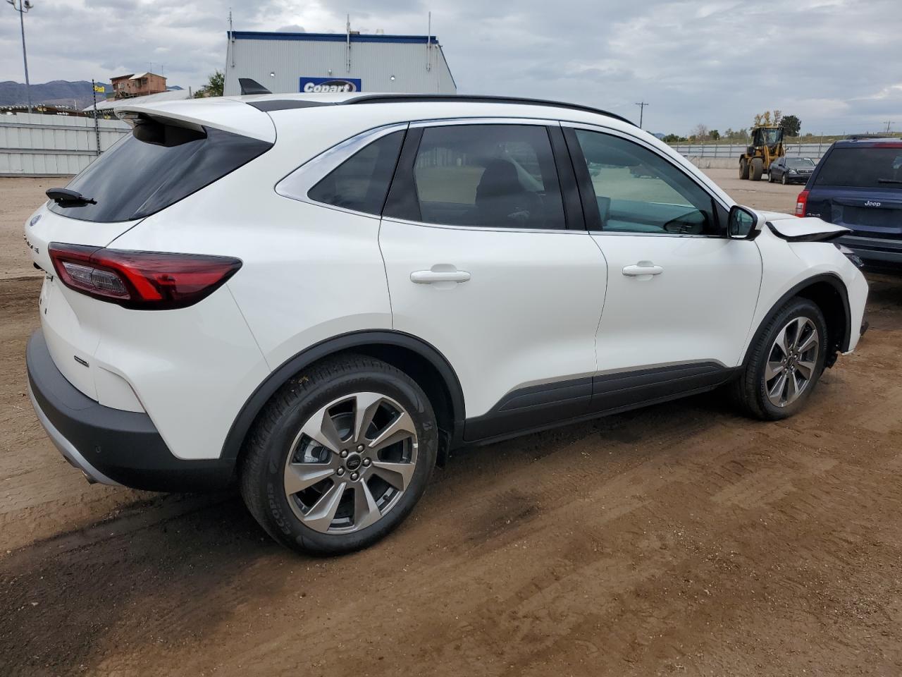 2025 Ford Escape Platinum - Image 3