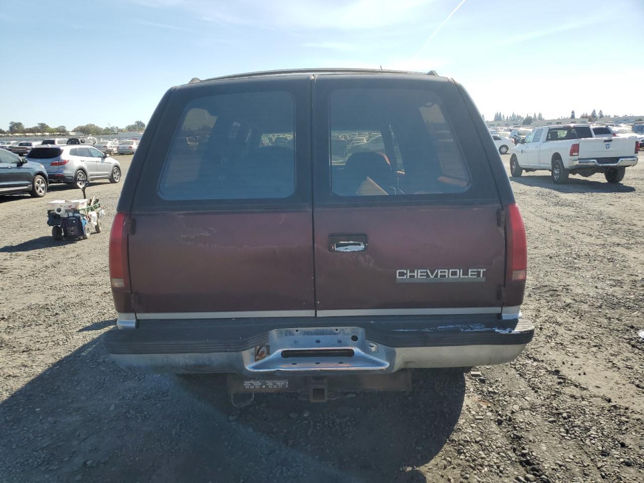 1992 Chevrolet Suburban K2500 - Image 6