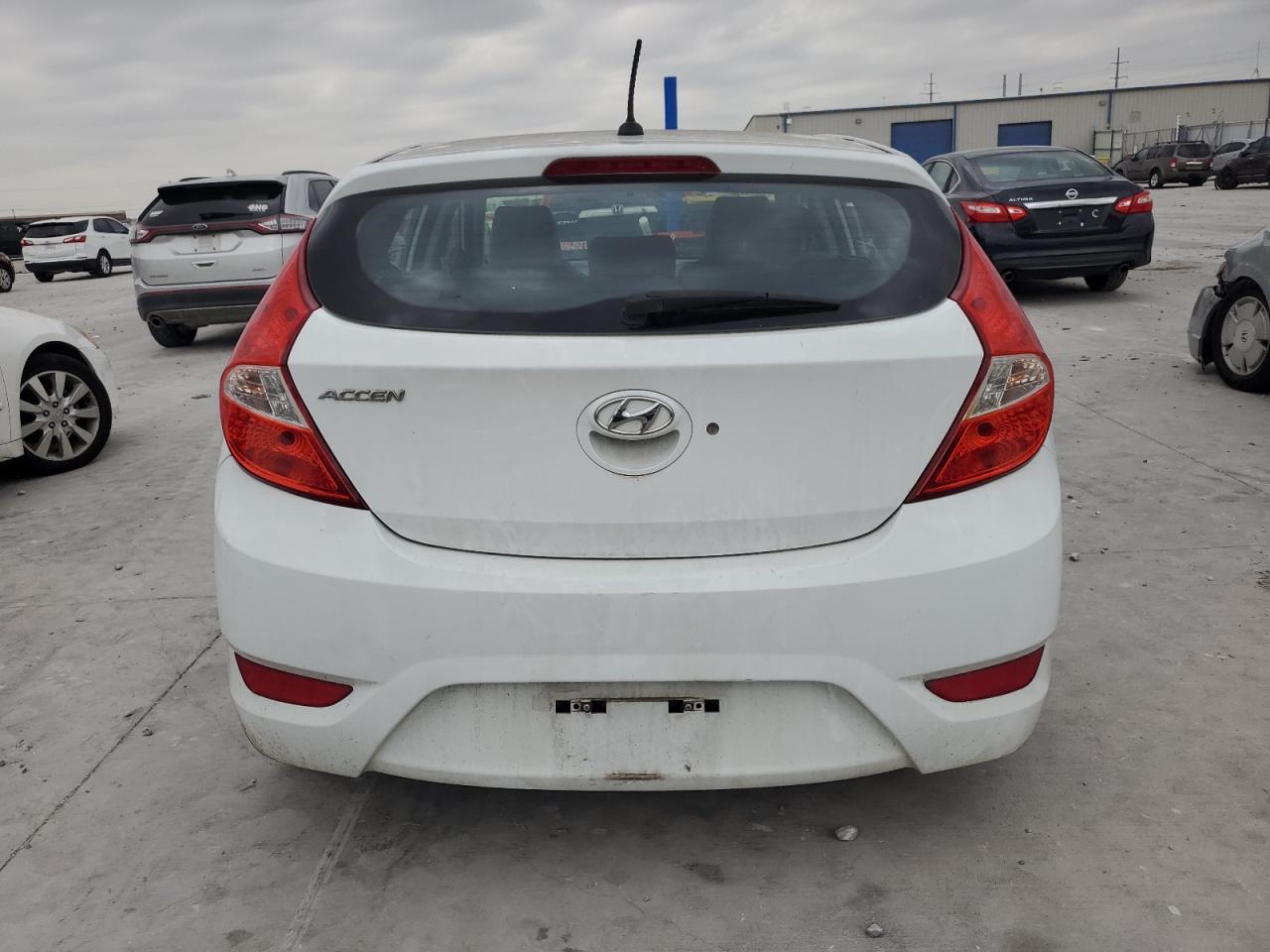 2016 Hyundai Accent Se - Фото 6