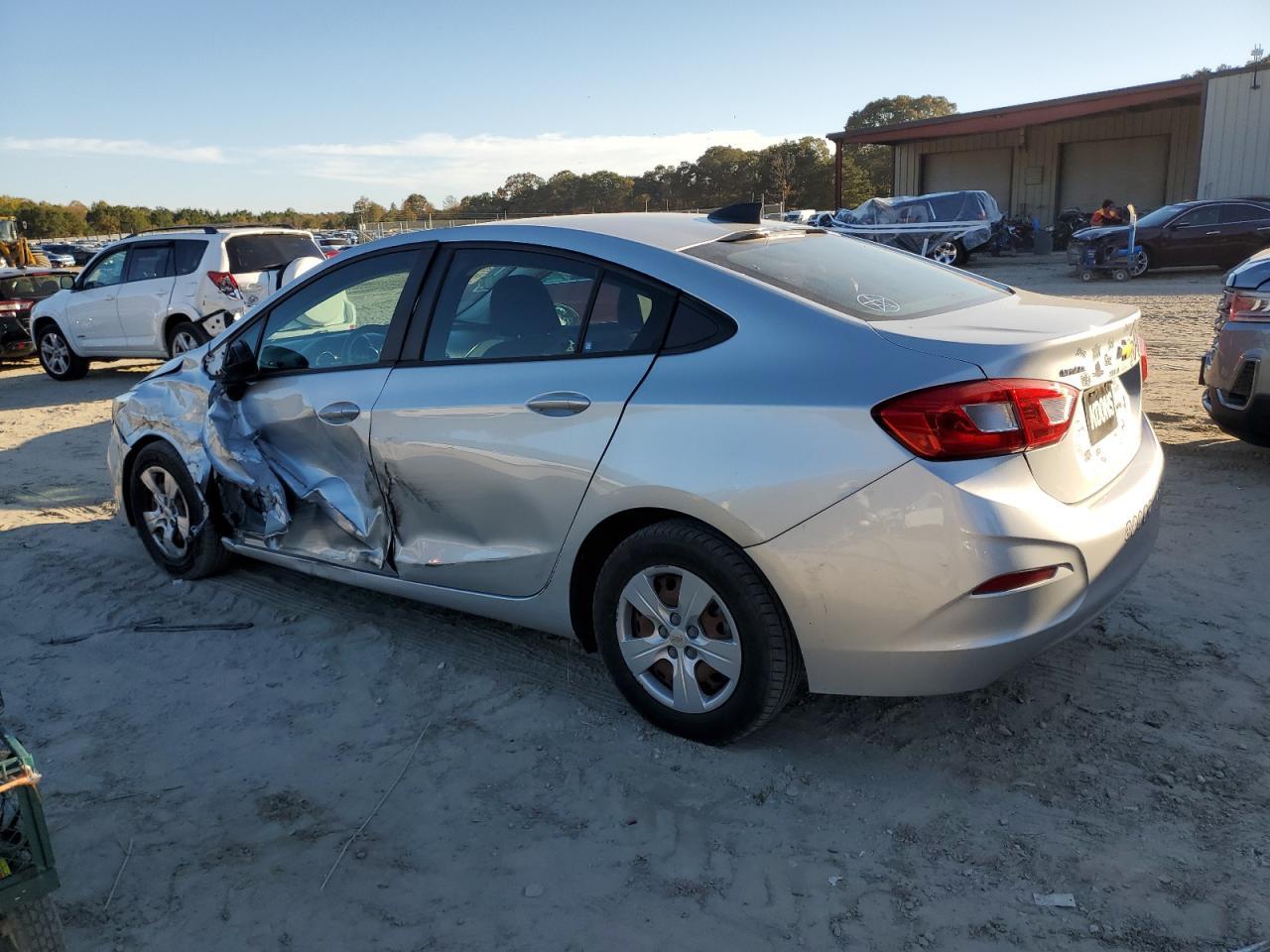 2018 Chevrolet Cruze Ls - Image 2