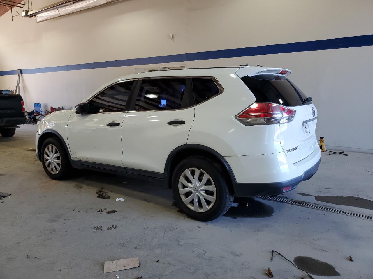 2016 Nissan Rogue S - Image 2