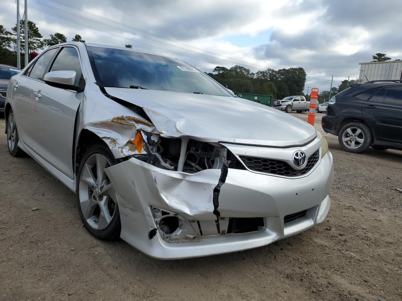2012 Toyota Camry Se - Image 4