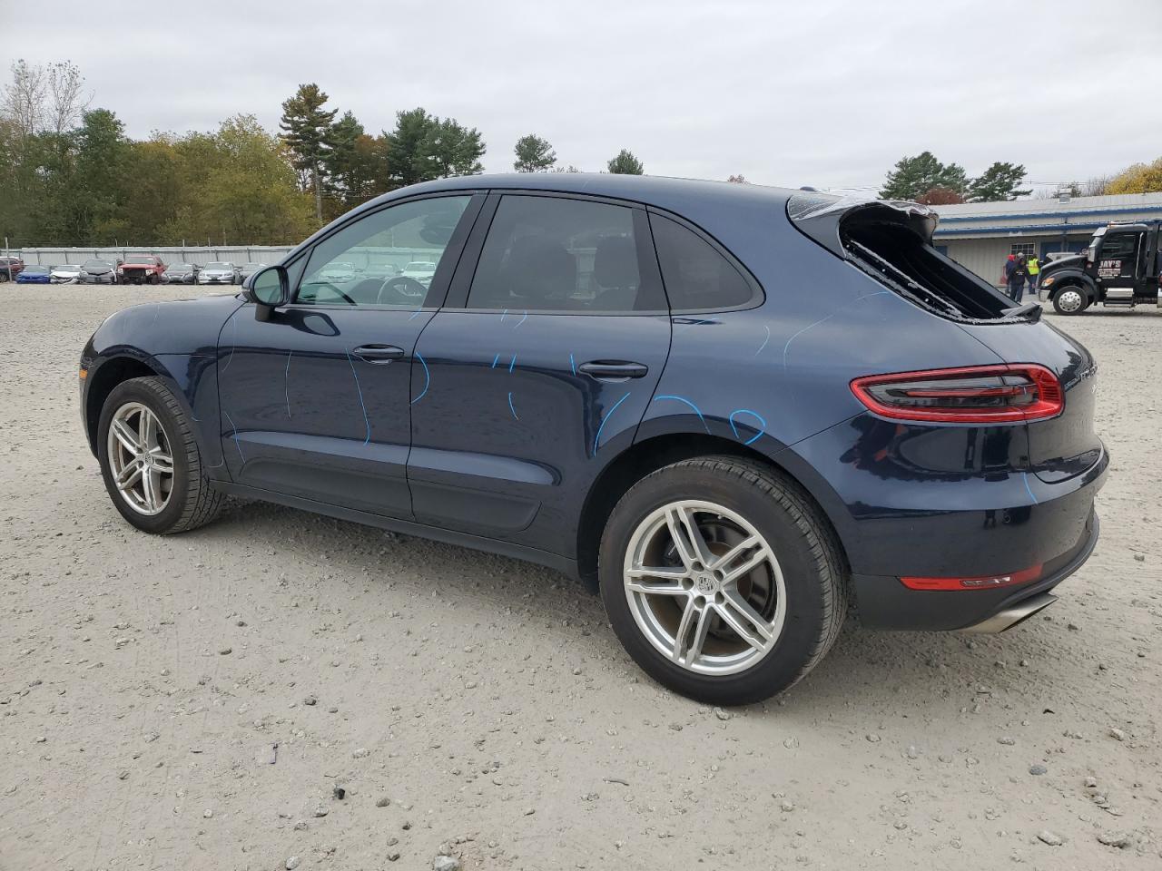 2018 Porsche Macan - Image 2
