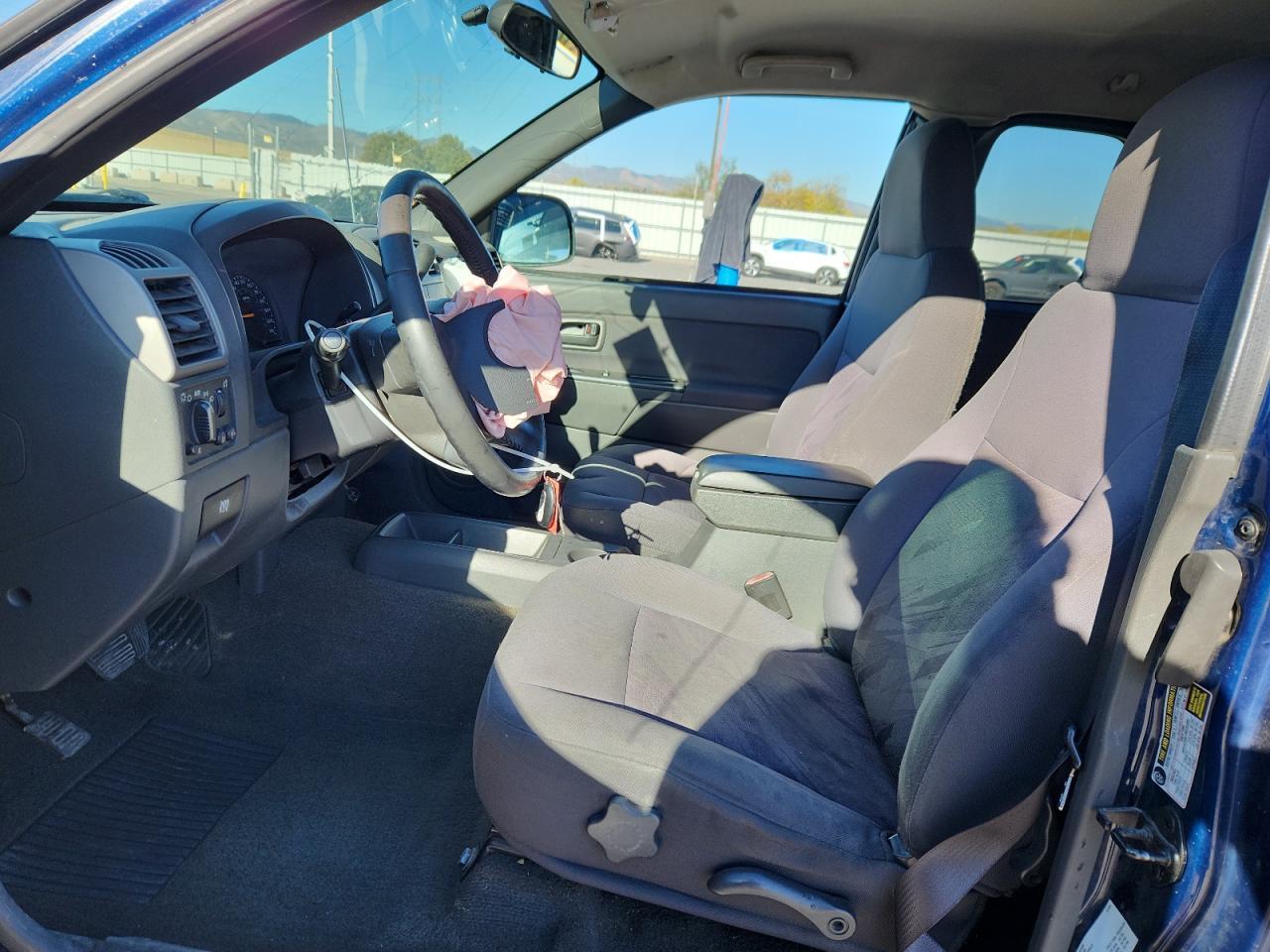 2004 Chevrolet Colorado - Image 7