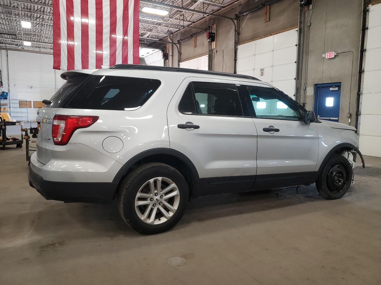 2017 Ford Explorer - Фото 3