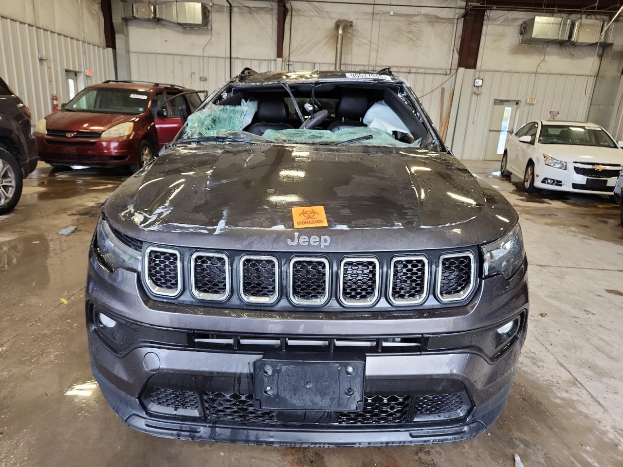 2023 Jeep Compass Latitude - Image 5