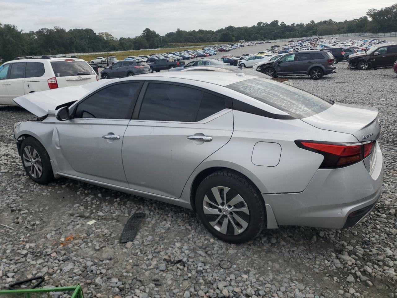 2019 Nissan Altima S - Image 2