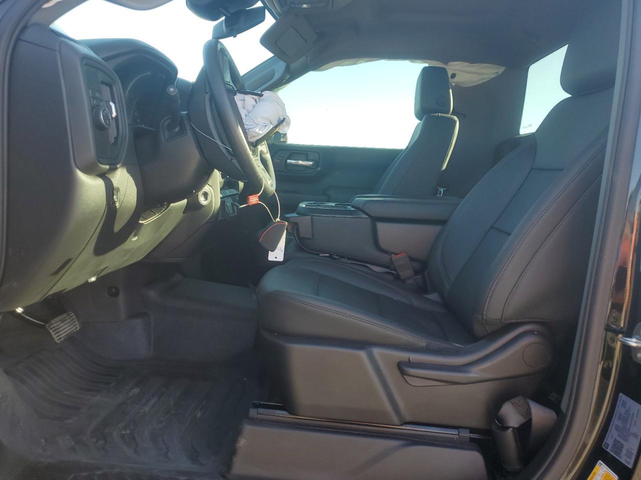 2025 Chevrolet Silverado C1500 - Фото 7