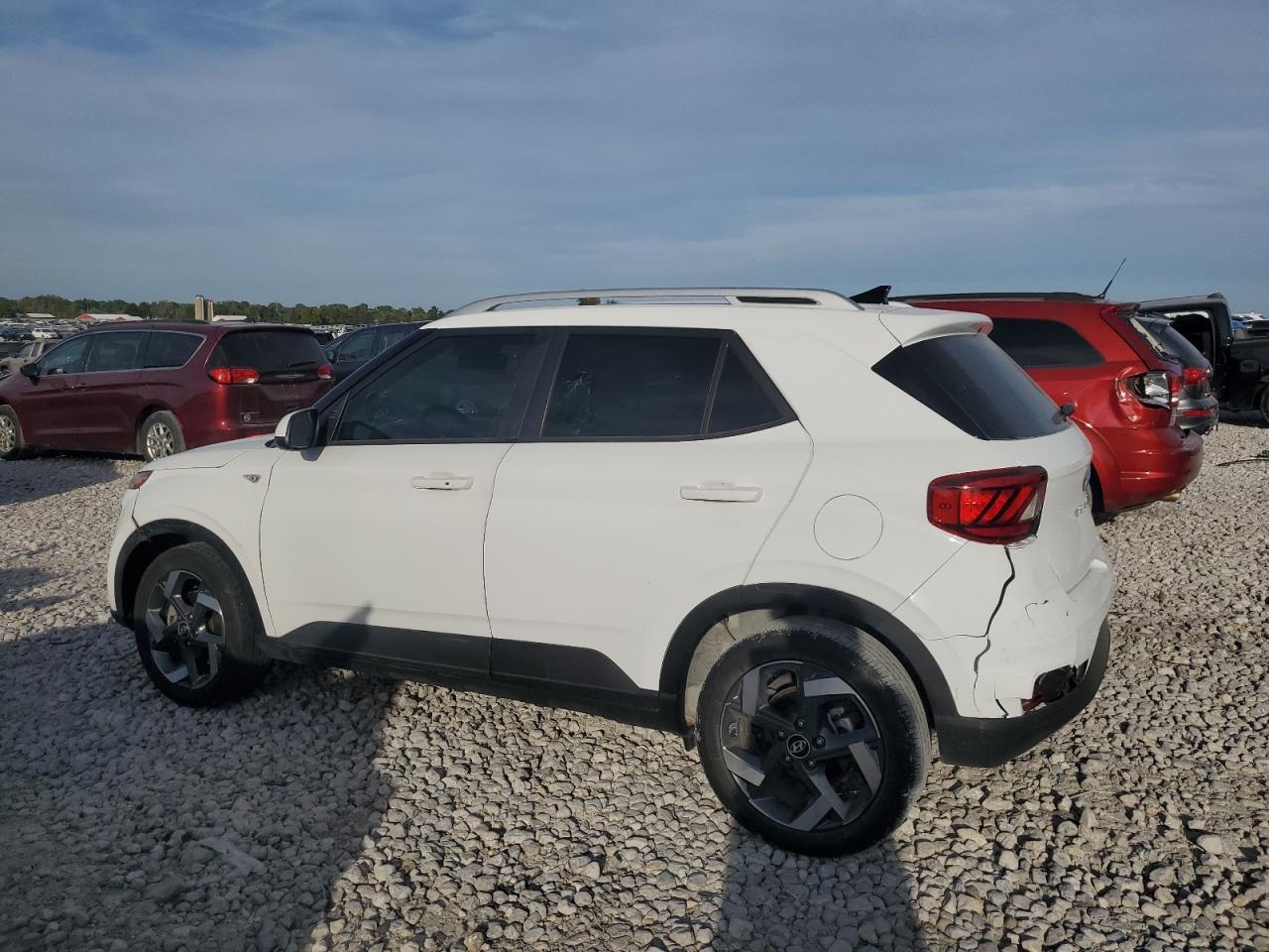 2021 Hyundai Venue Sel - Image 2