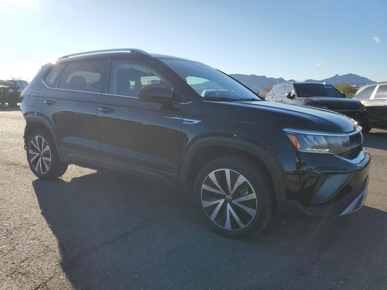 2024 Volkswagen Taos Se - Фото 4