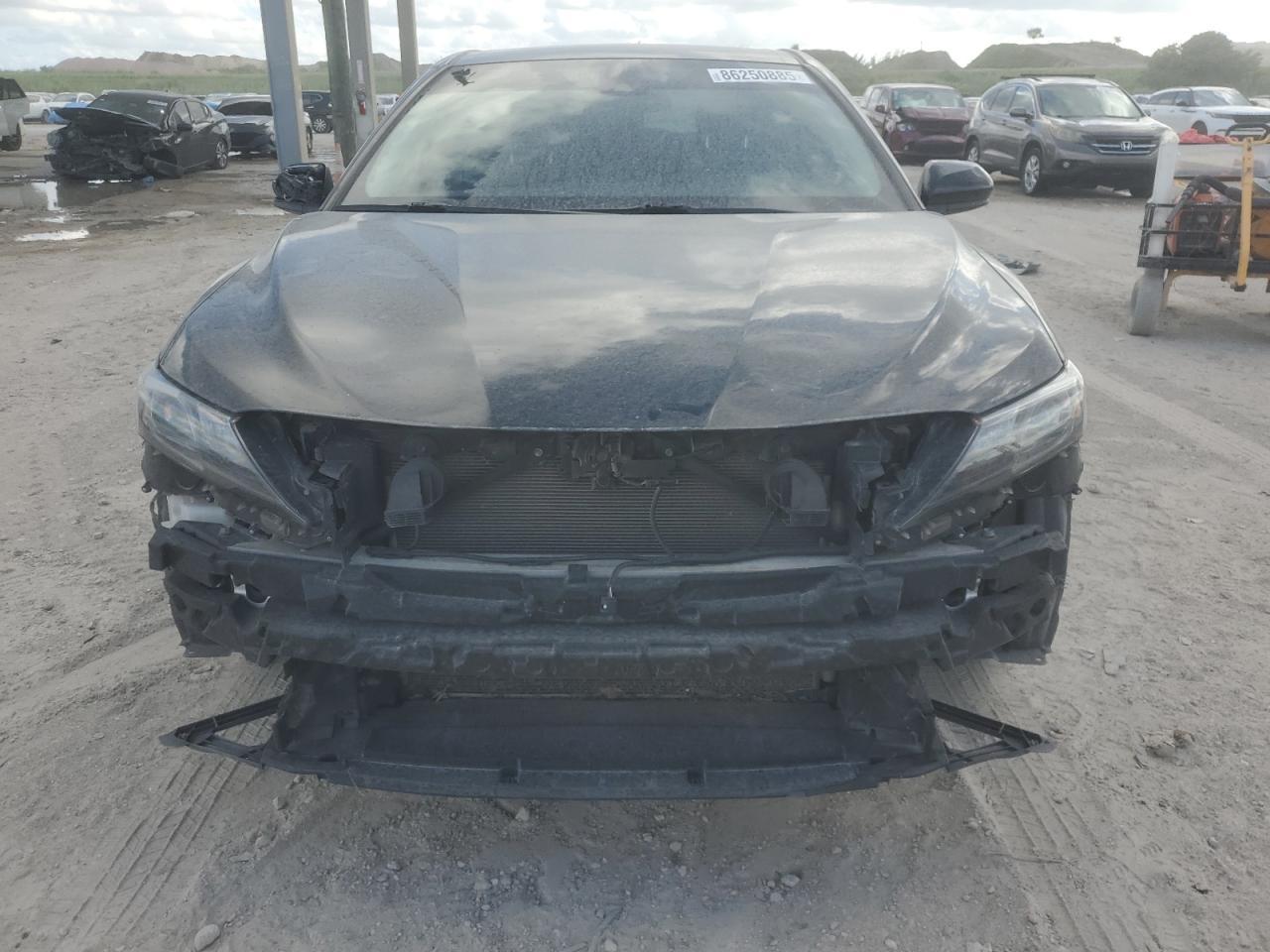 2021 Toyota Camry Se - Image 5