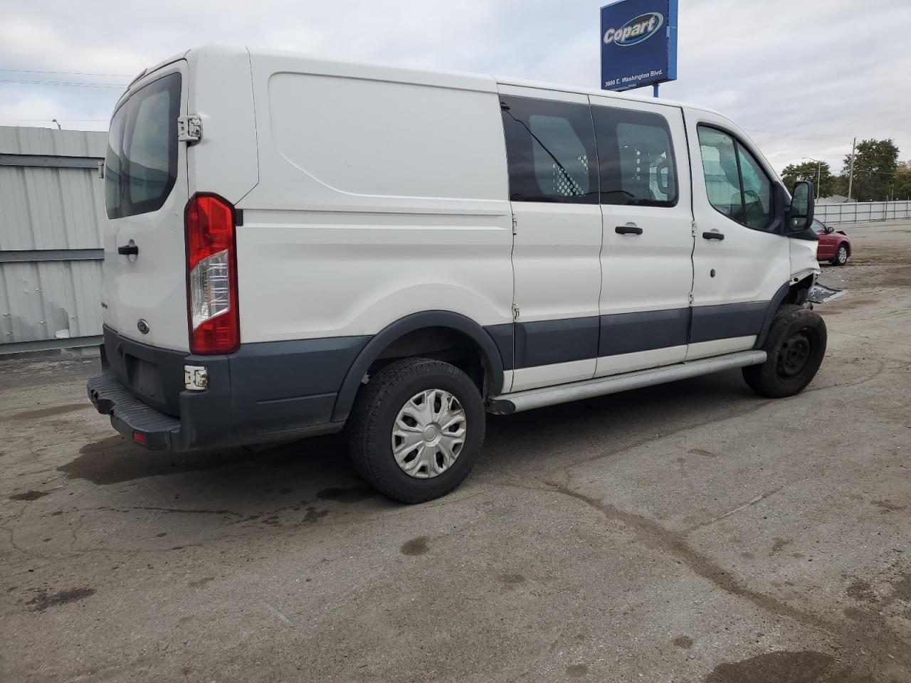 2016 Ford Transit 250 Delivery Van - Фото 3