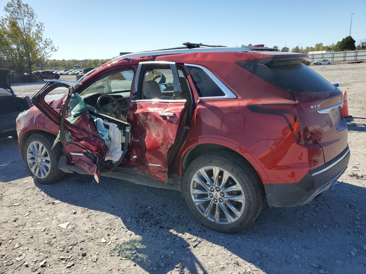 2021 Cadillac Xt5 Premium Luxury - Image 2